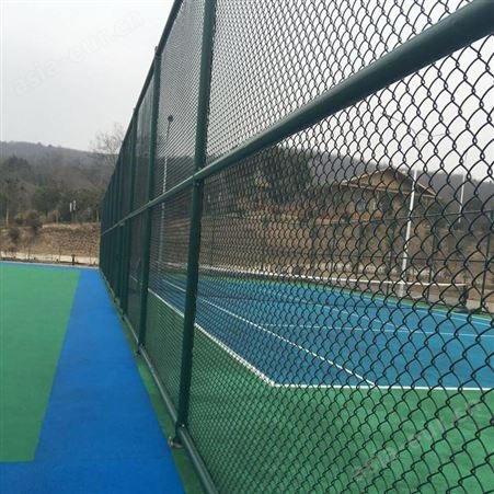 加高定制足球场围网 学校体育围网框架护栏 喷塑墨绿色操场护栏网